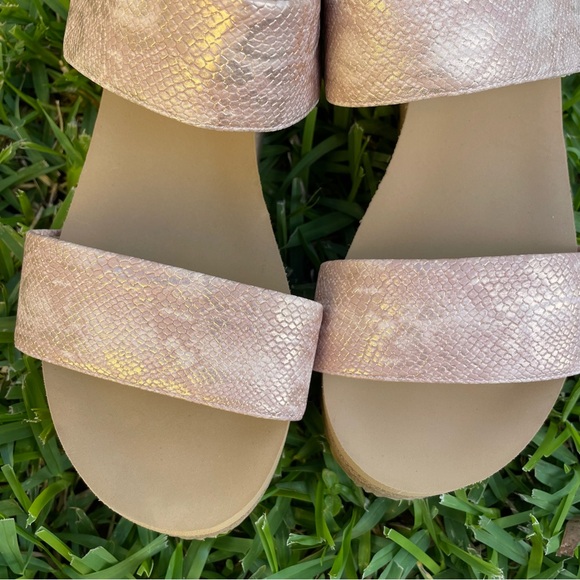 SummerLove Shimmery Rose Comfortable Slingback Wedge Sandals by Volatile, size 9 - Picture 4 of 17